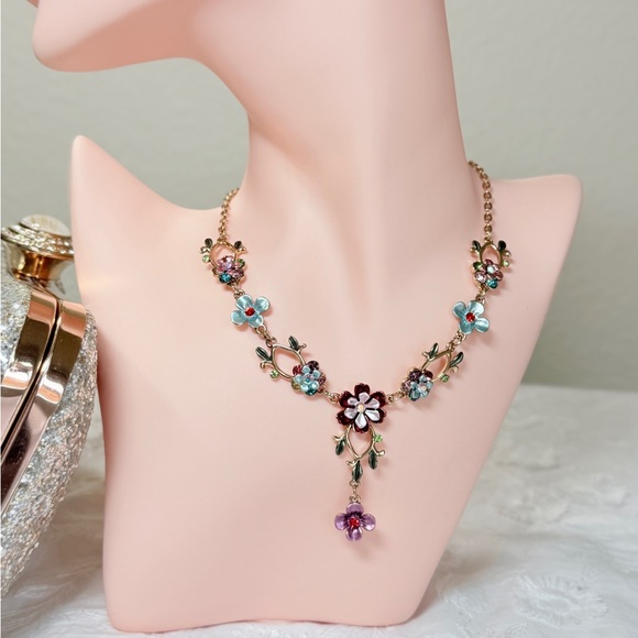 Floral Multicolor Necklace - Picture 5 of 6